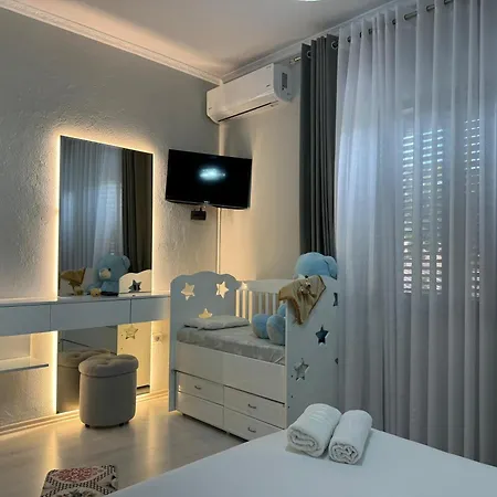 Royal Hotel *